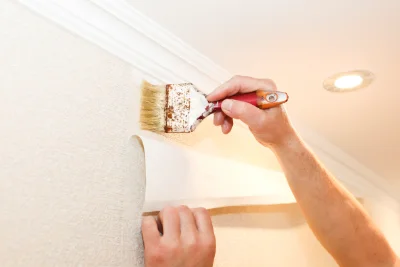 Pose de papier peint à Juaye-Mondaye — revêtements muraux et toiles de verre